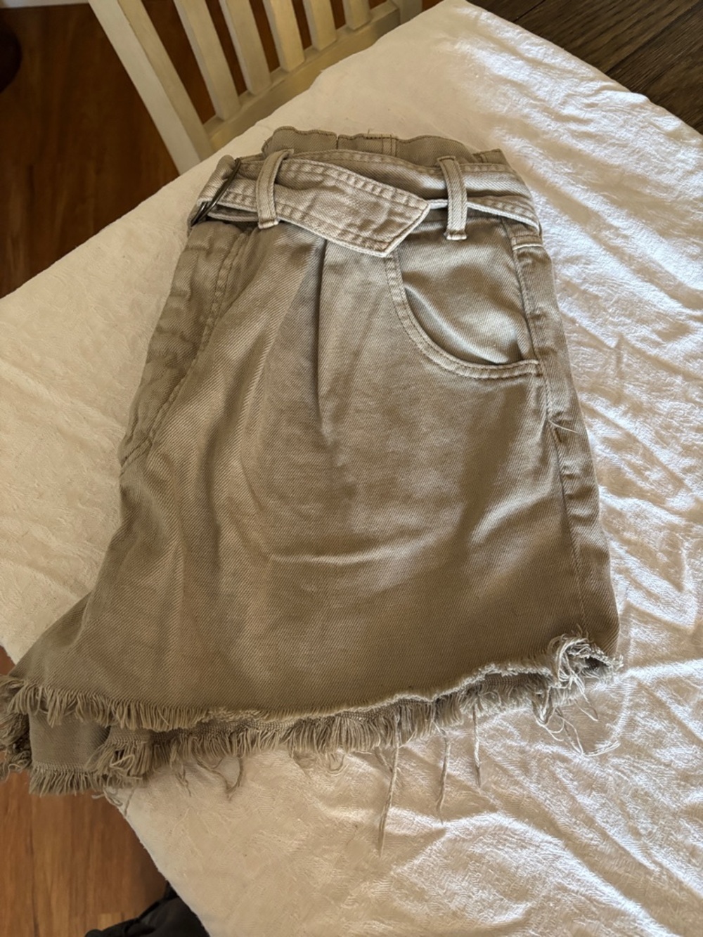 We The Free High-Waist Shorts in Beige/Cream